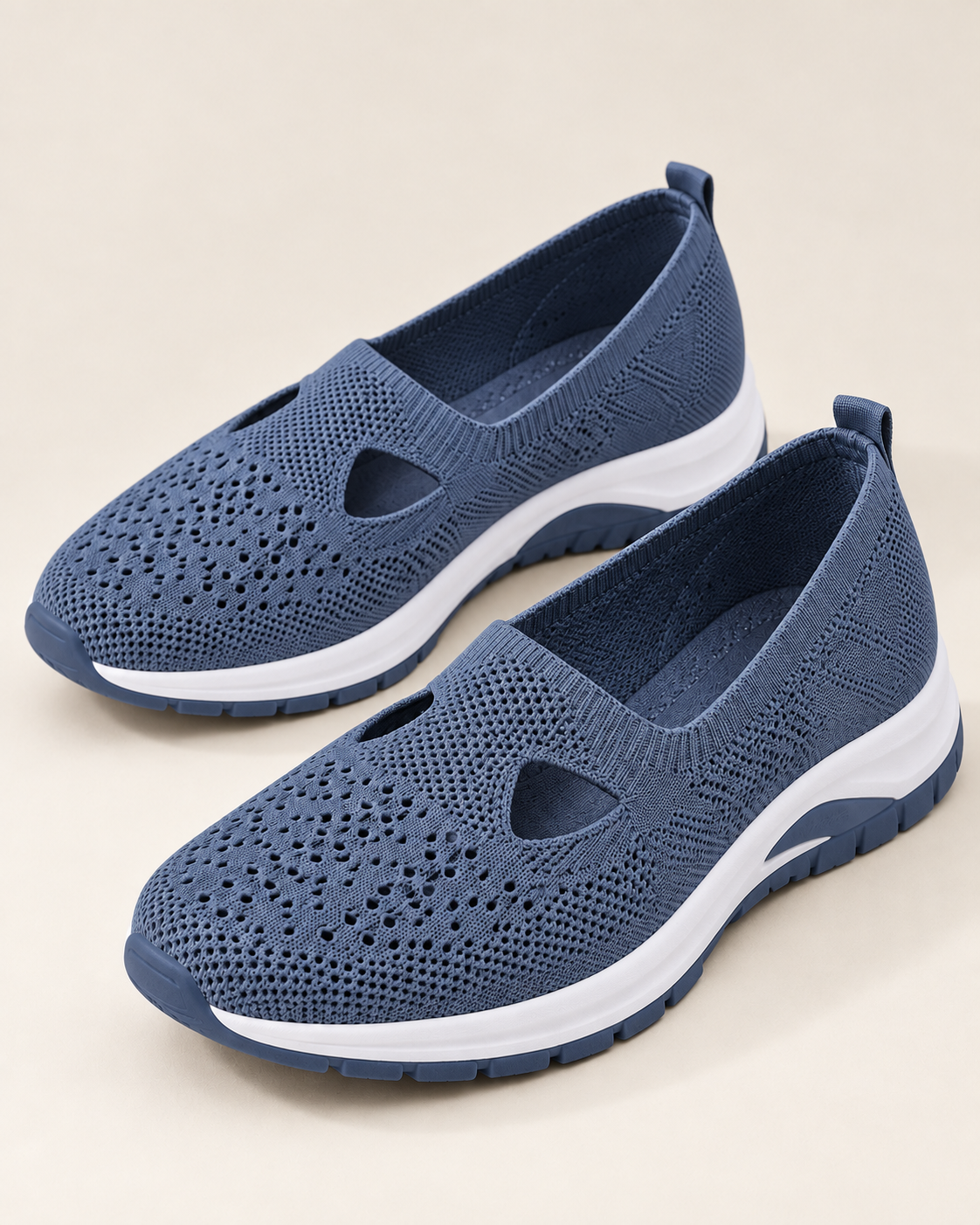 Zapatillas de mujer lisas y a la moda
