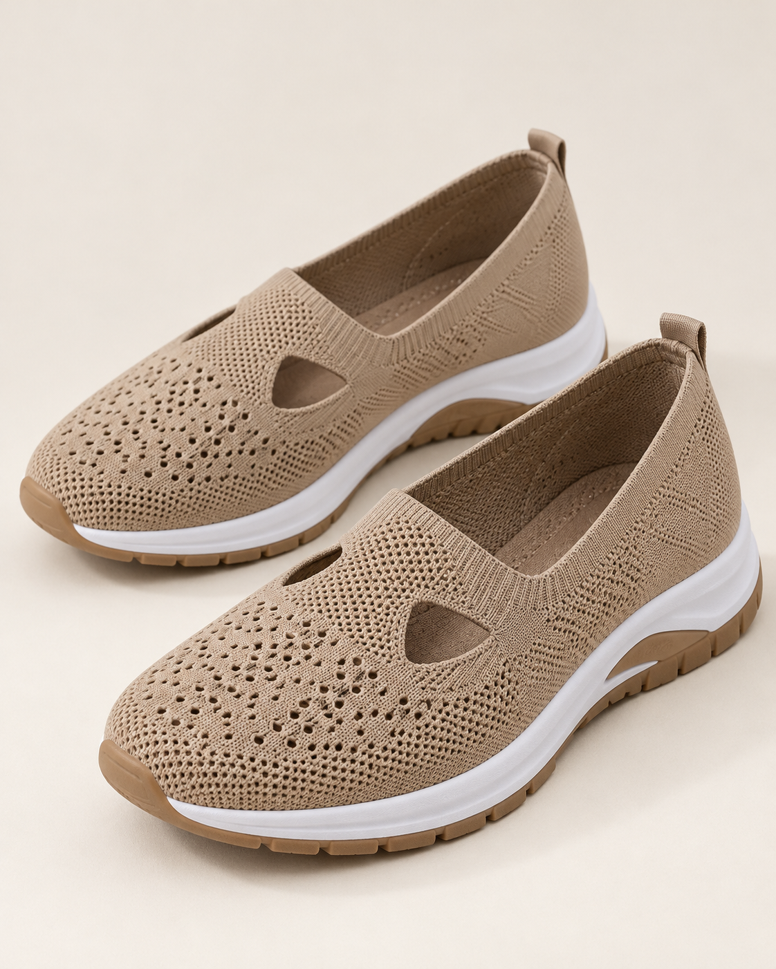 Zapatillas de mujer lisas y a la moda