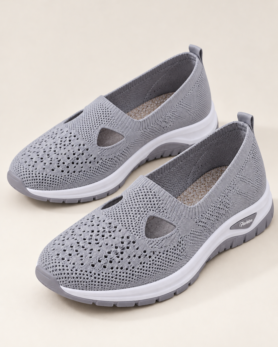 Zapatillas de mujer lisas y a la moda