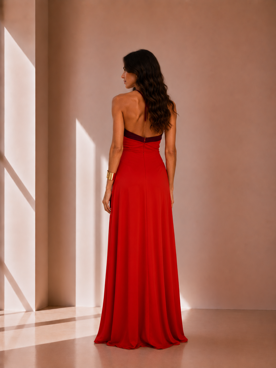 Vestido largo halter con abertura