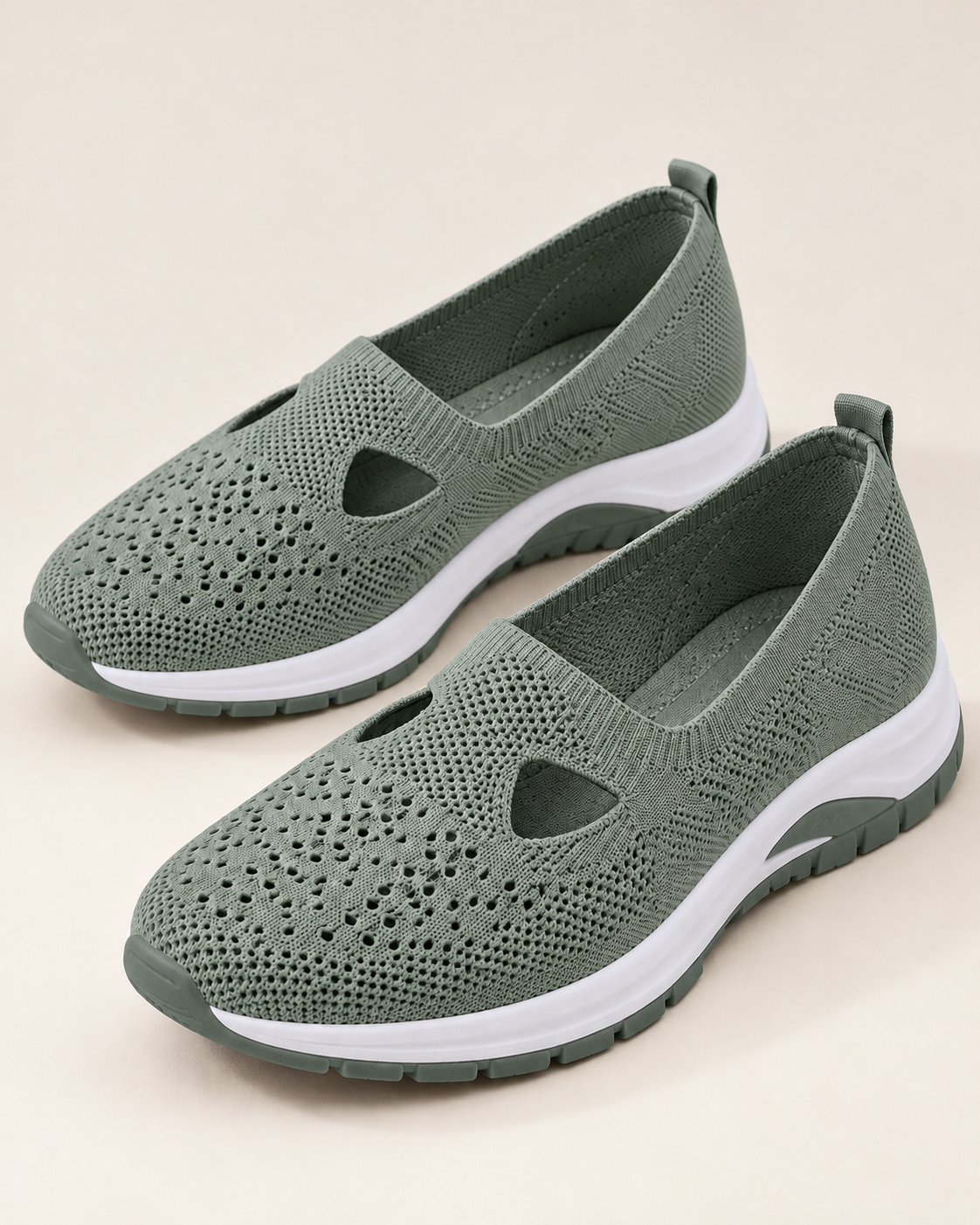 Zapatillas de mujer lisas y a la moda